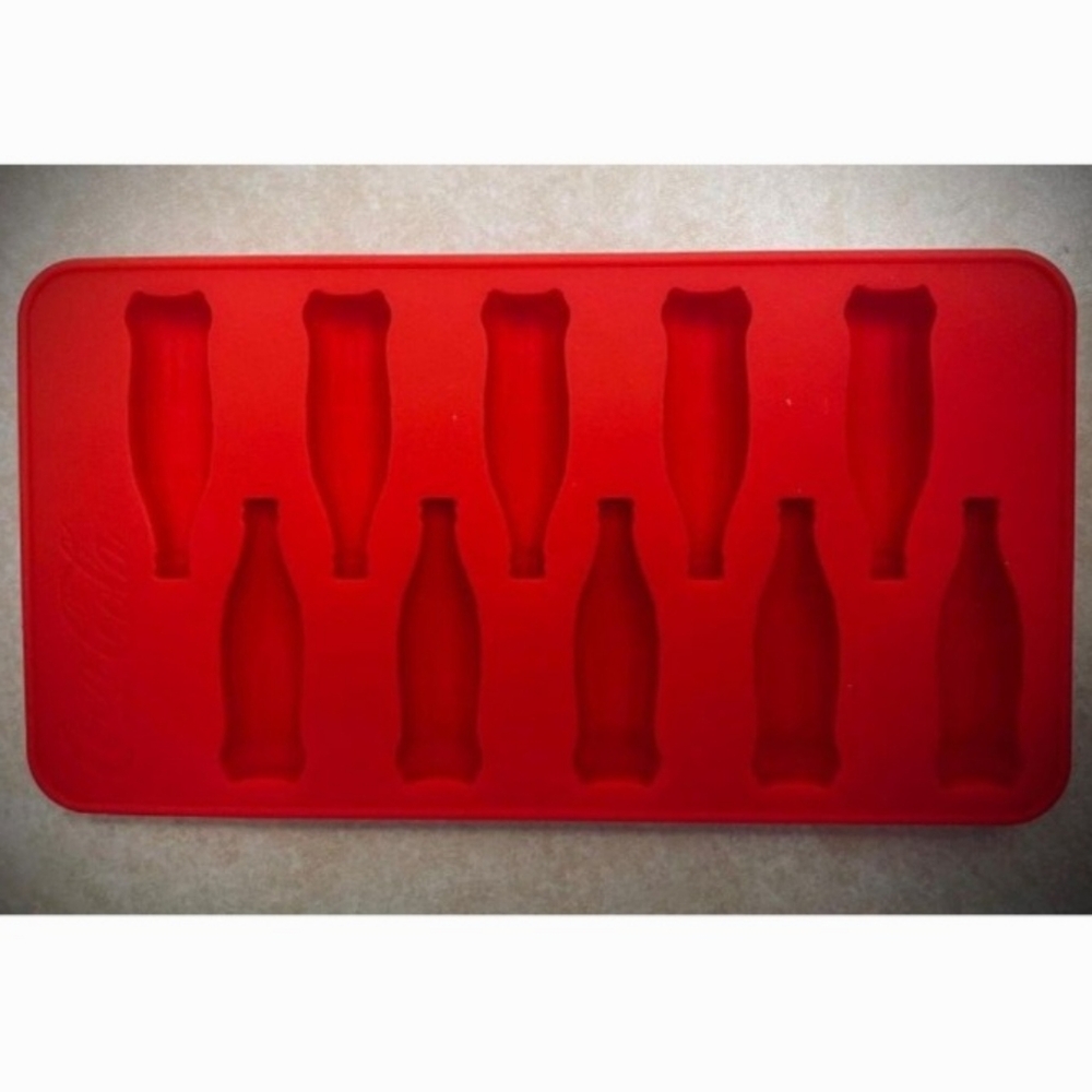 NEW, COCA-COLA ICE CUBE TRAY. SIZE: 3.5" X 6.5" - Picture 2 of 3